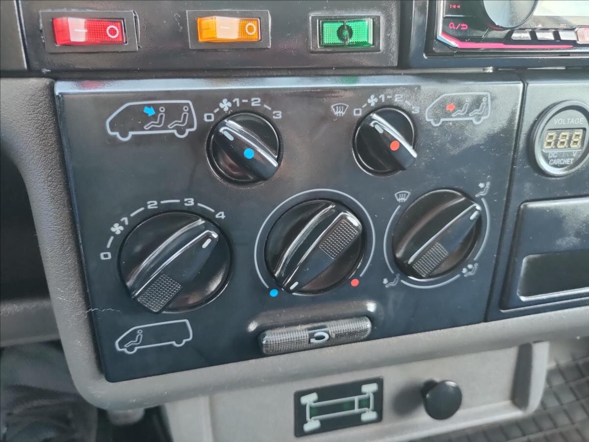 Volkswagen Transporter Kombi 2,5 l 75 kw