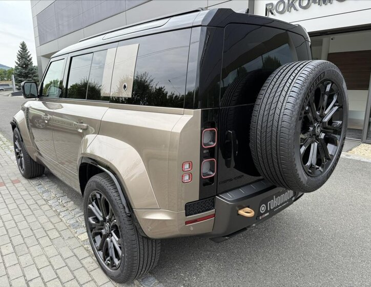 Land Rover Defender SUV 4,4 l 467 kw