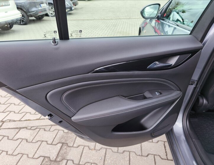 Opel Insignia Hatchback 2,0 l 125 kw