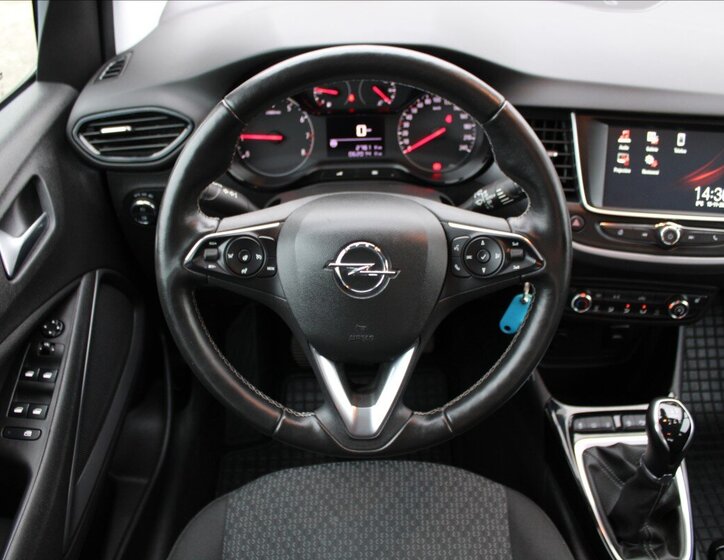 Opel Crossland X SUV / Terénní 1,2 l 61 kw