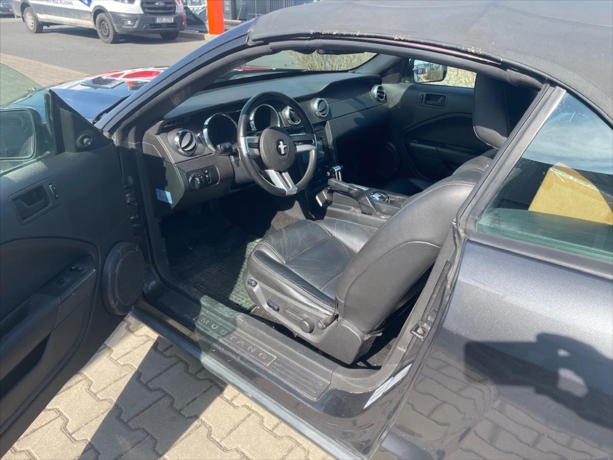 Ford Mustang Kabriolet 4,0 l 157 kw