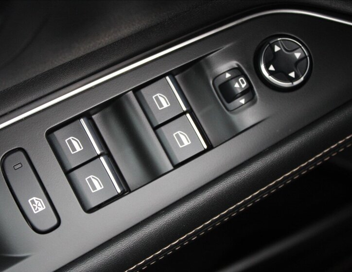 Peugeot 3008 SUV 1,5 l 96 kw