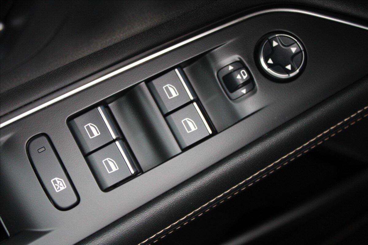 Peugeot 3008 SUV 1,5 l 96 kw