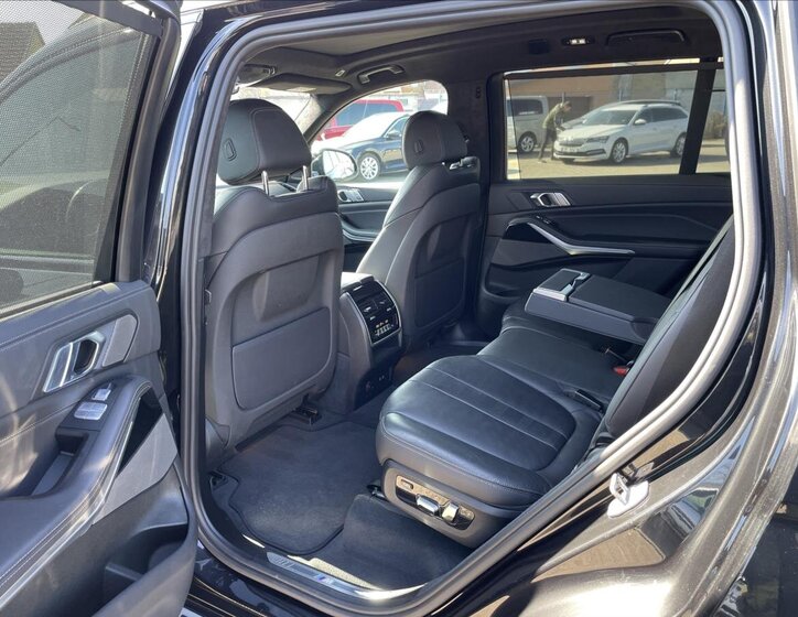 BMW X7 SUV / Terénní 3,0 l 195 kw