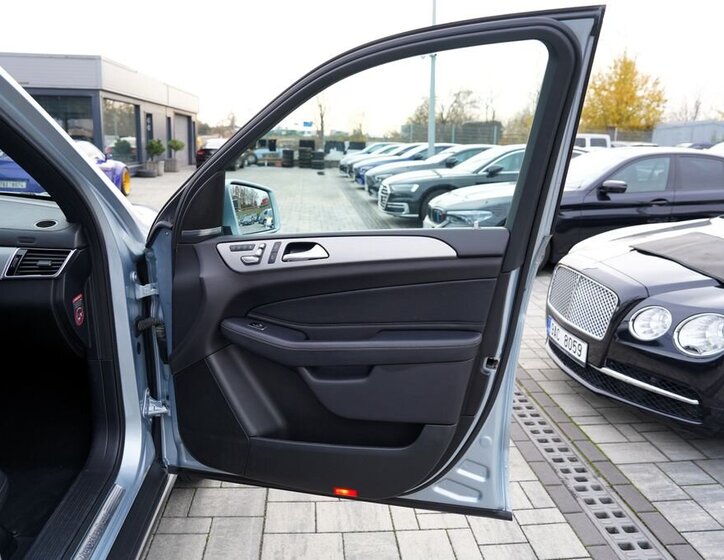 Mercedes-Benz GLS 25