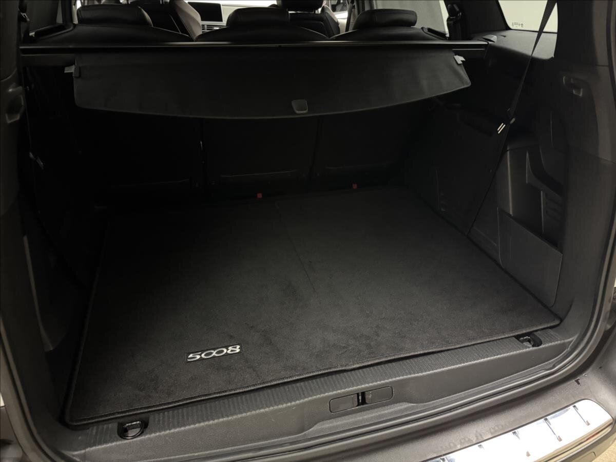 Peugeot 5008 SUV / Terénní 2,0 l 133 kw