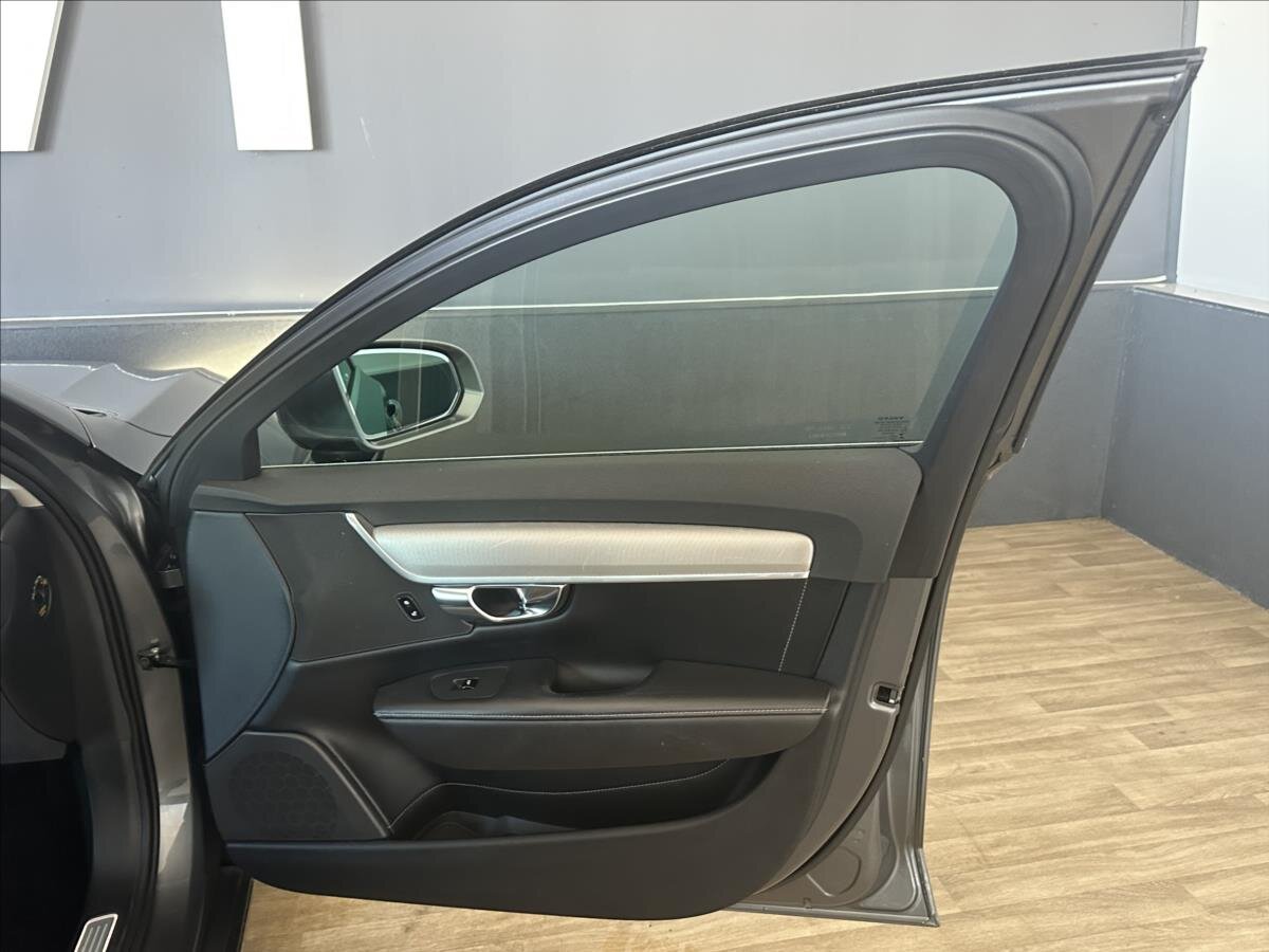 Volvo V90 Kombi 2,0 l 140 kw