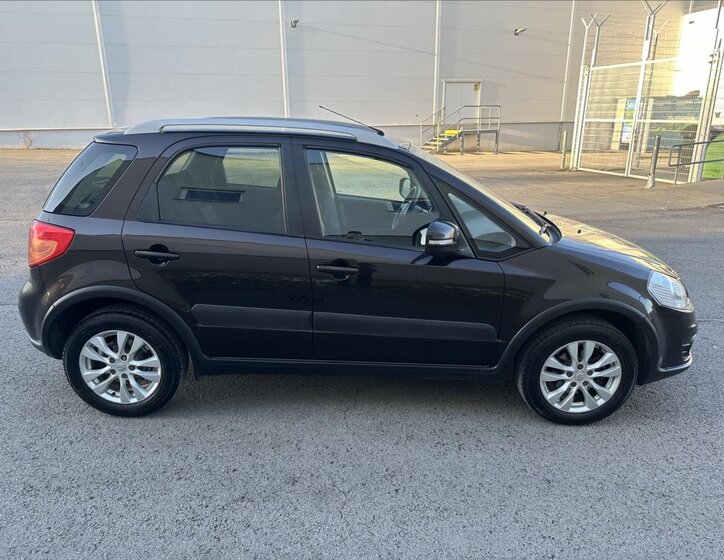 Suzuki SX4 Hatchback 1,6 l 88 kw
