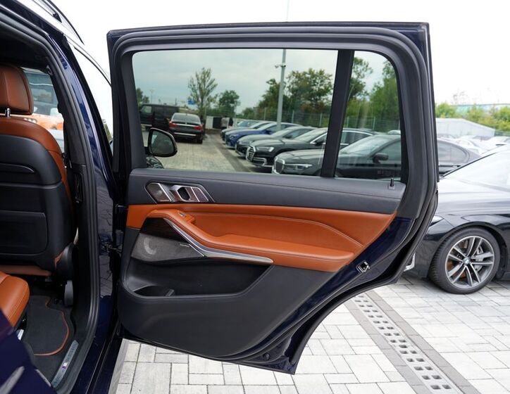 BMW X7 22