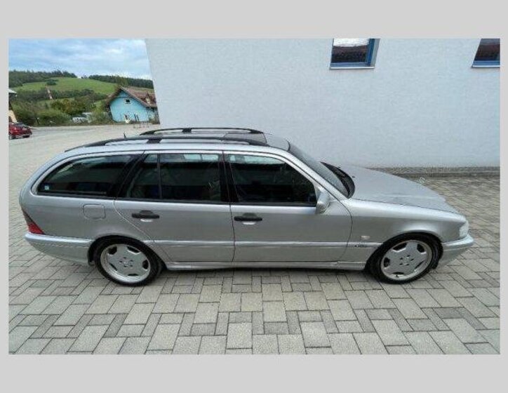 Mercedes-Benz Třídy C Kombi 0,0 225 kw