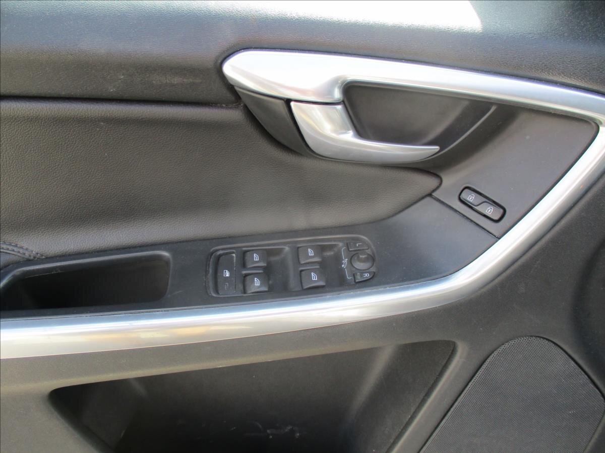 Volvo XC60 SUV / Terénní 2,4 l 133 kw