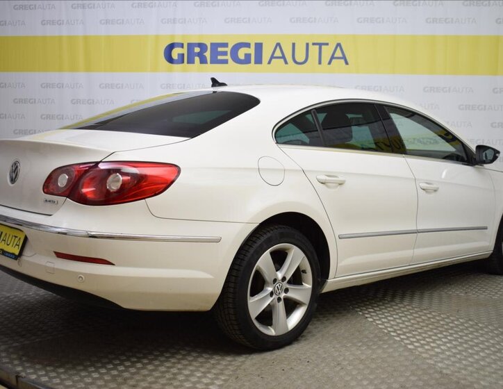 Volkswagen Passat CC Sedan 2,0 l 105 kw
