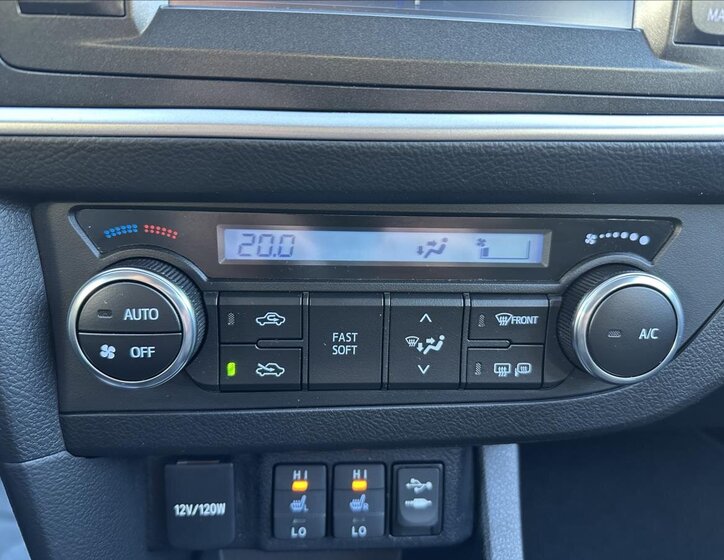 Toyota Auris Kombi 1,6 l 98 kw