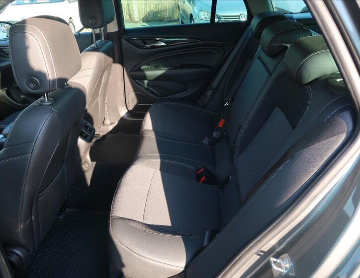 Opel Insignia Kombi 2,0 l 125 kw