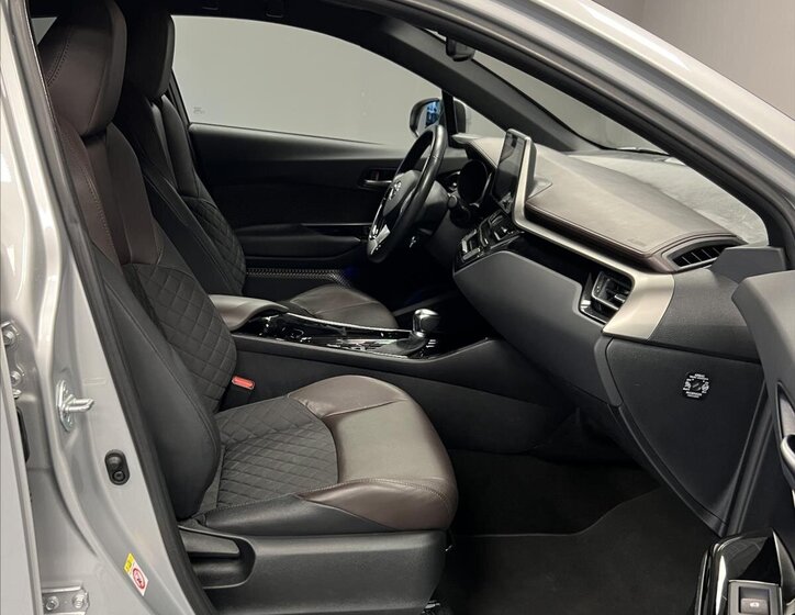 Toyota C-HR Hatchback 1,8 l 72 kw