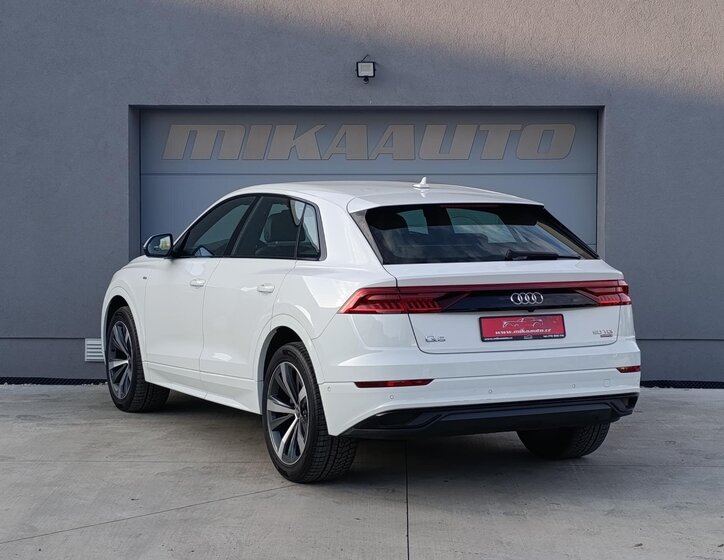 Audi Q8 SUV / Terénní 3,0 l 210 kw