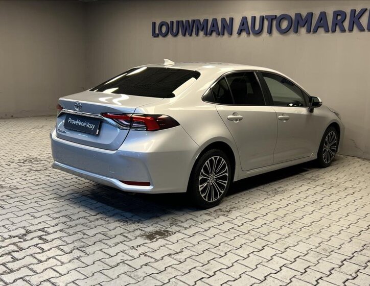 Toyota Corolla Sedan 1,6 l 97 kw