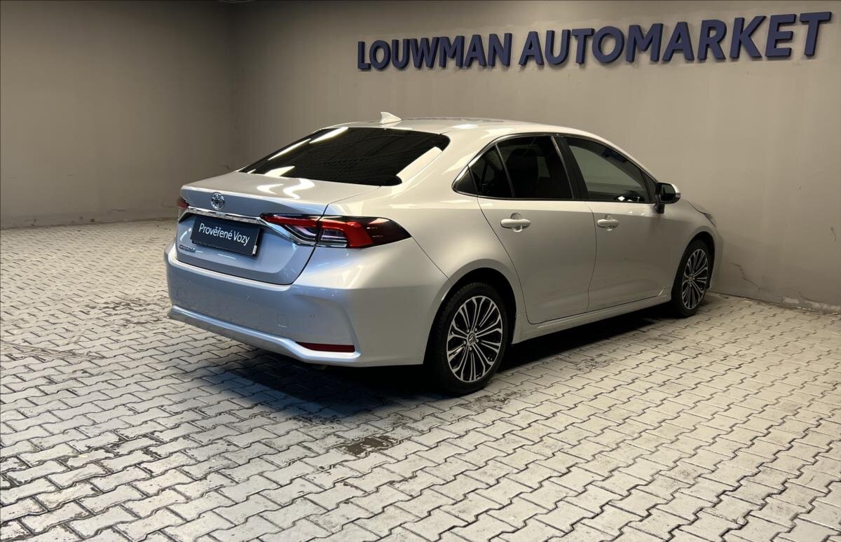 Toyota Corolla Sedan 1,6 l 97 kw