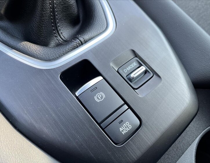 Nissan Qashqai SUV / Terénní 1,3 l 116 kw