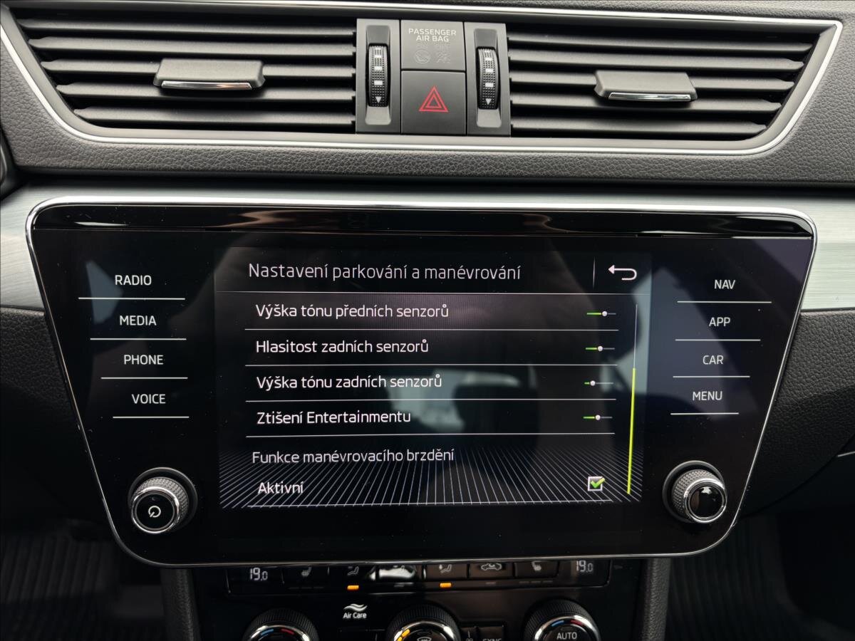 Škoda Superb Sedan / Limuzína 2,0 l 140 kw