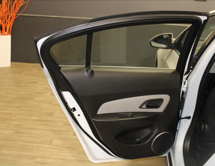 Chevrolet Cruze Sedan / Limuzína 2,0 l 120 kw