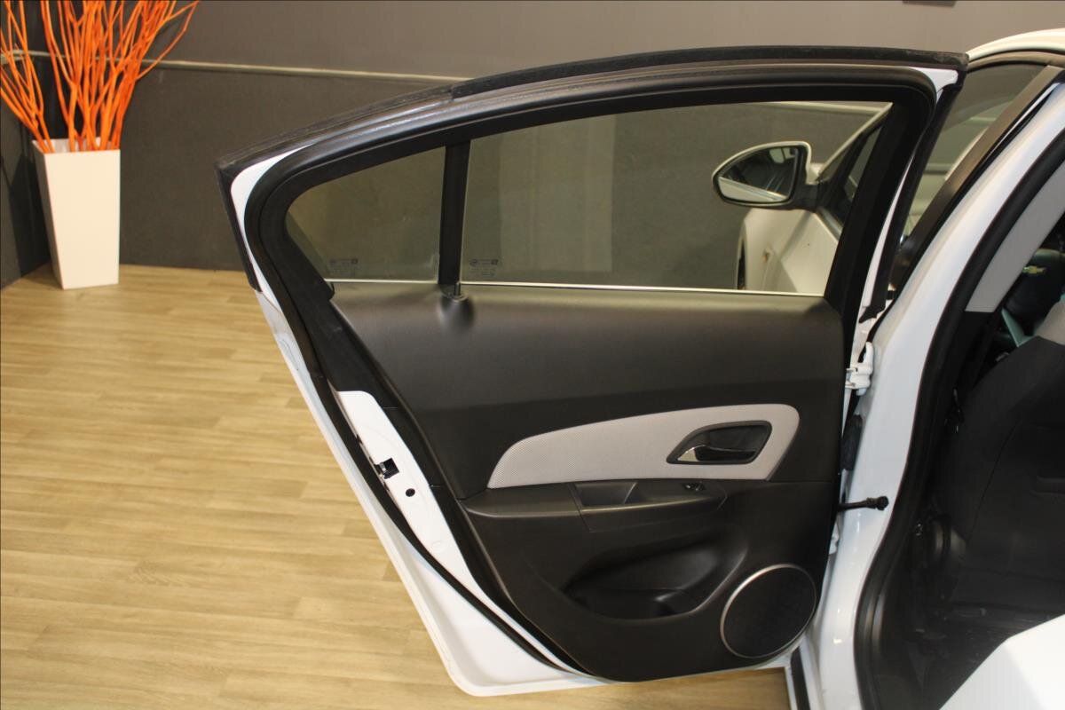 Chevrolet Cruze Sedan / Limuzína 2,0 l 120 kw