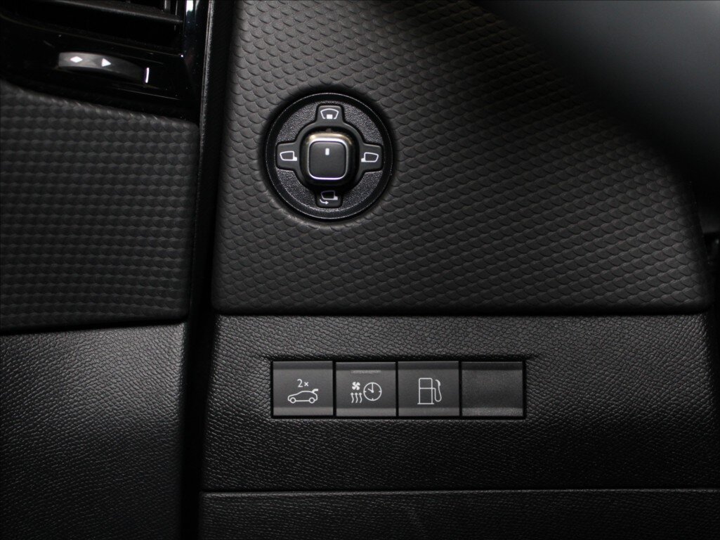 DS Automobiles DS4 SUV / Terénní 1,6 l 165 kw