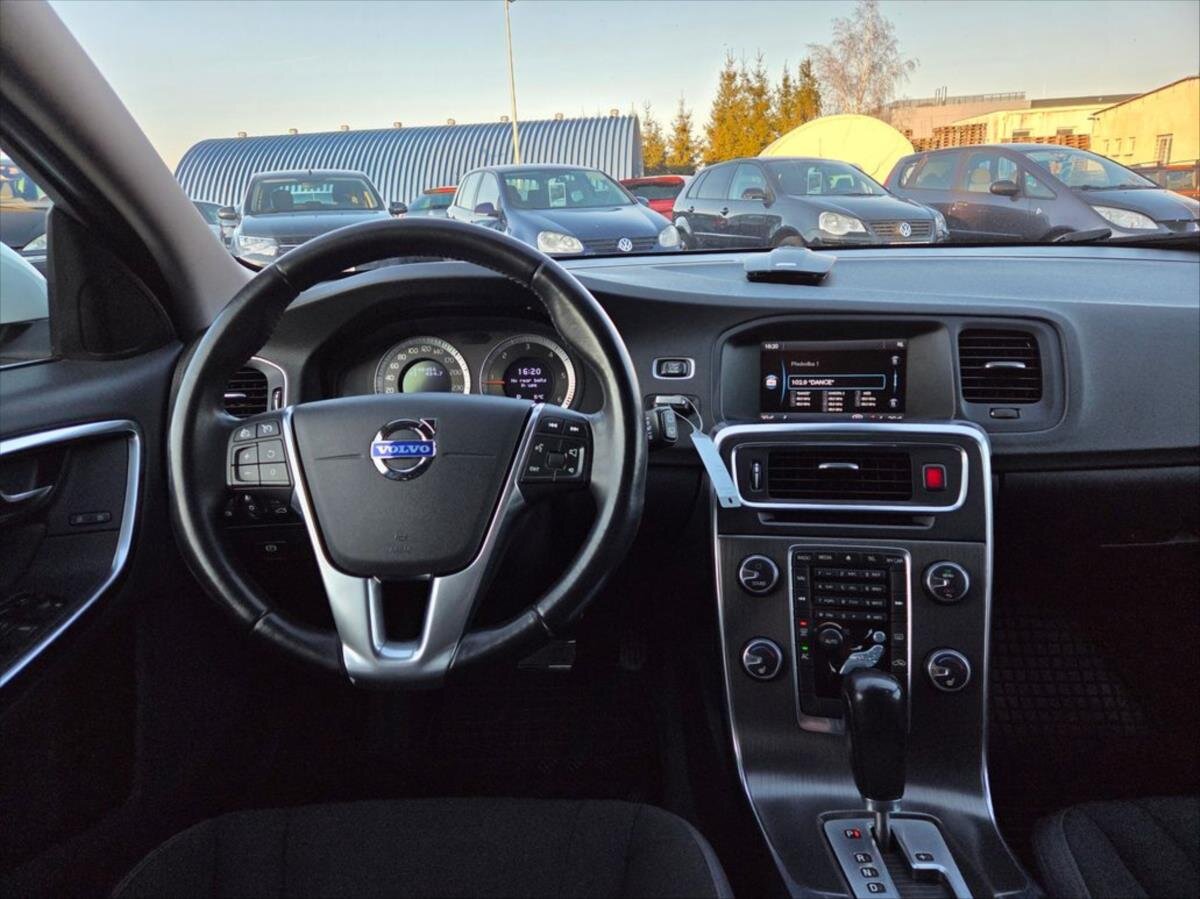 Volvo V60 Kombi 2,0 l 120 kw