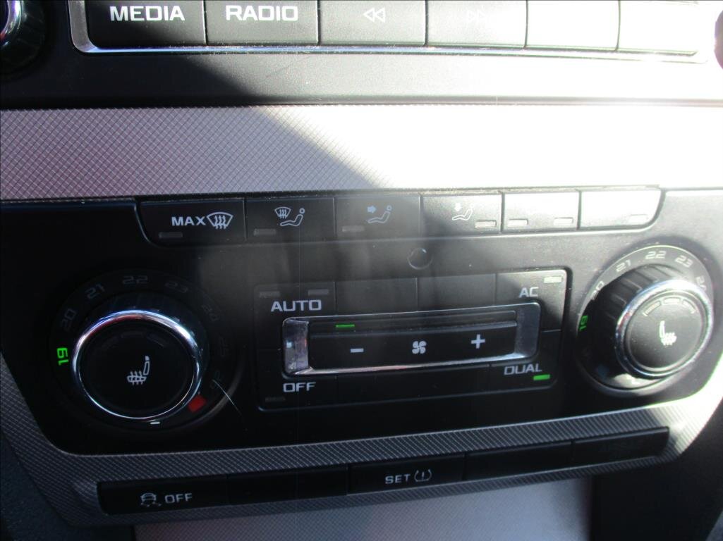 Škoda Octavia Sedan / Limuzína 2,0 l 103 kw