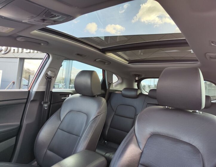 Hyundai Tucson SUV 2,0 l 136 kw