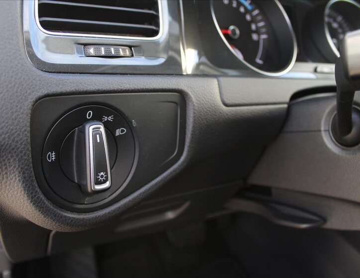 Volkswagen e-Golf 25