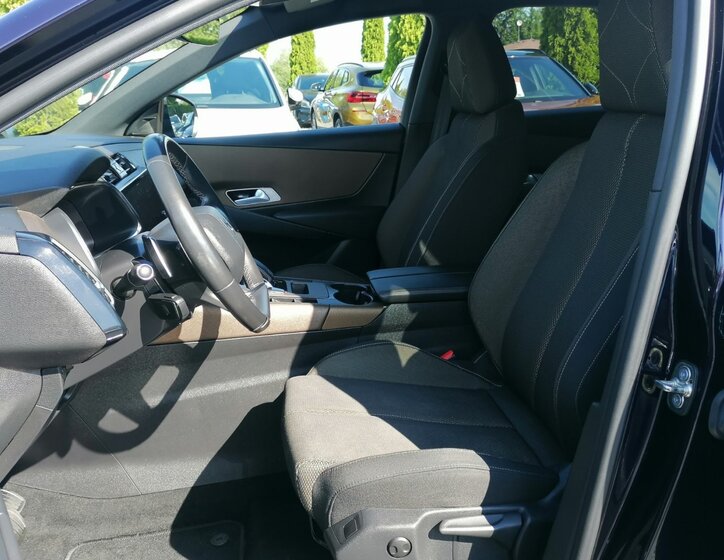 DS Automobiles DS7 Crossback 11