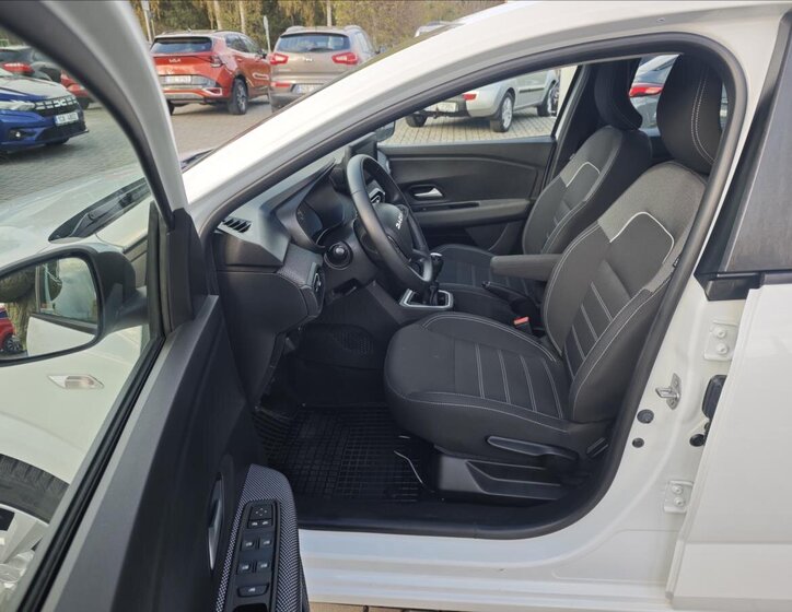 Dacia Sandero Hatchback 999,0 67 kw