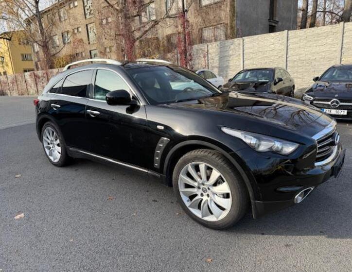 Infiniti FX30 7