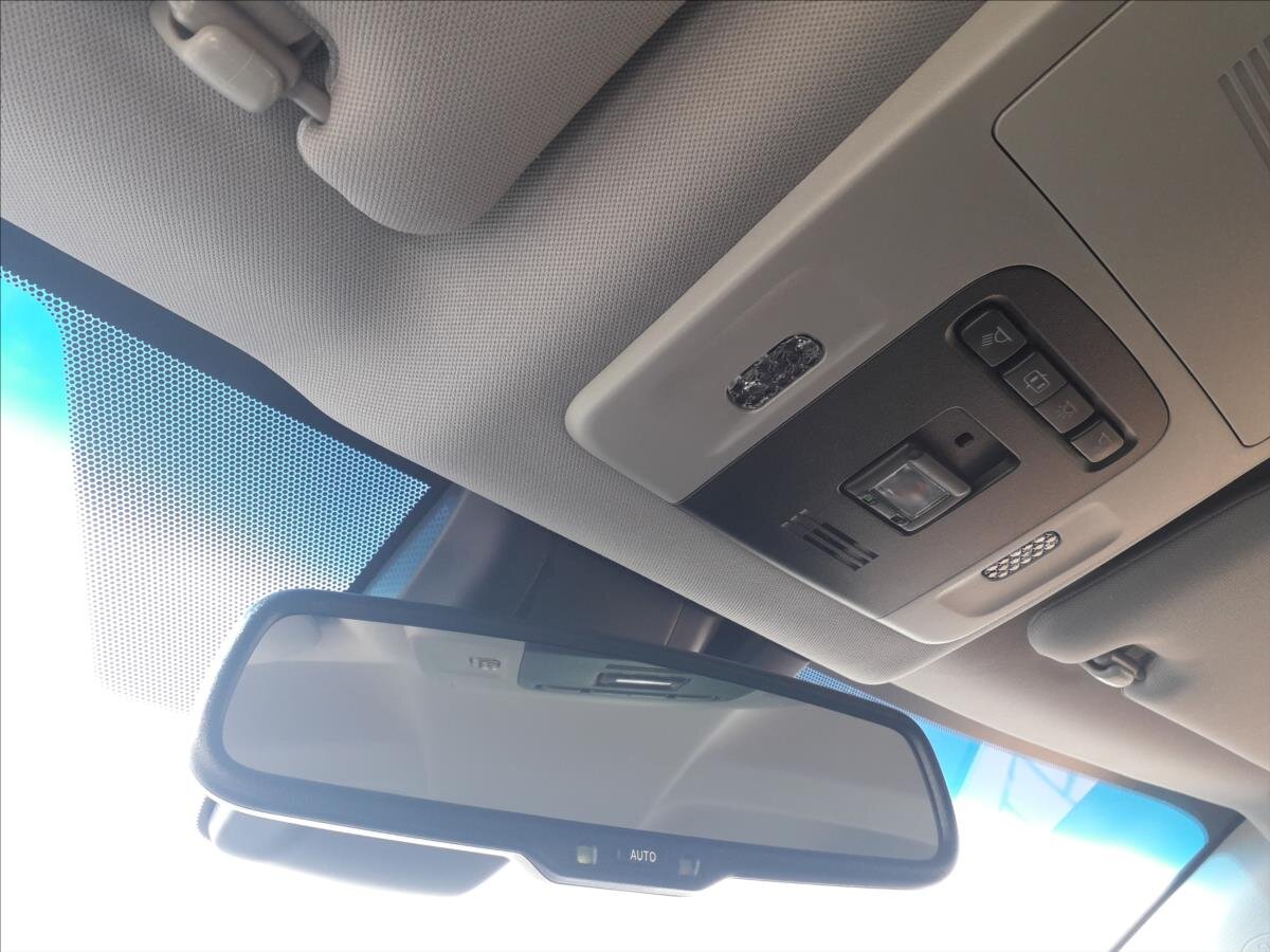 Toyota Camry Sedan 2,5 l 131 kw