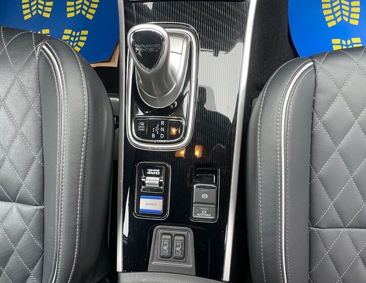 Mitsubishi Outlander 10