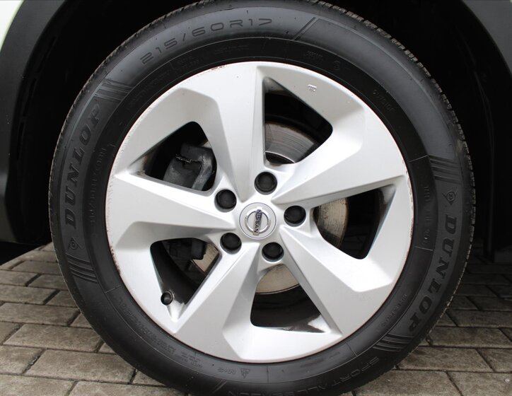 Nissan Qashqai SUV / Terénní 1,2 l 85 kw