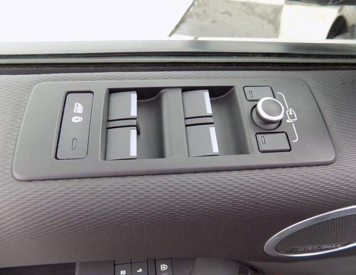 Land Rover Discovery 21