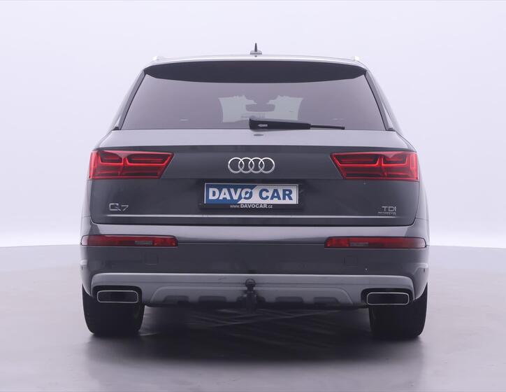Audi Q7 6