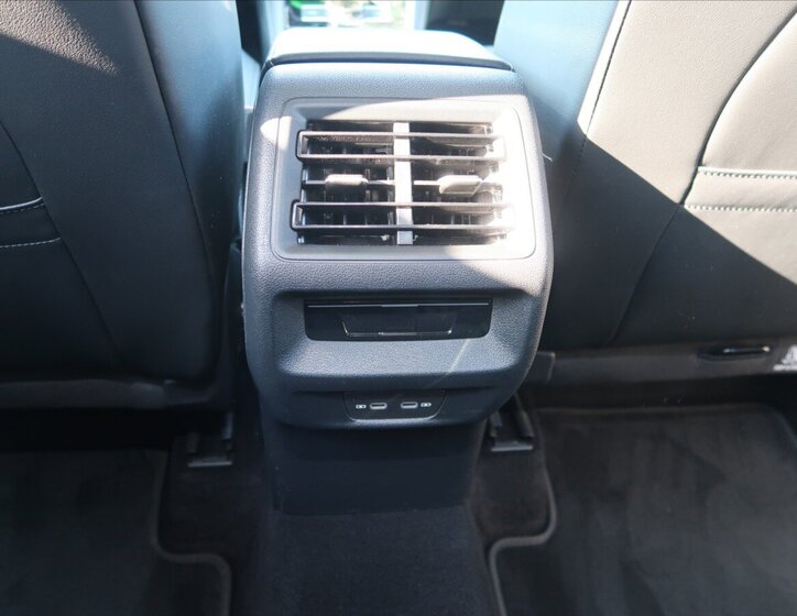 Volkswagen Tayron SUV / Terénní 1,5 l 110 kw