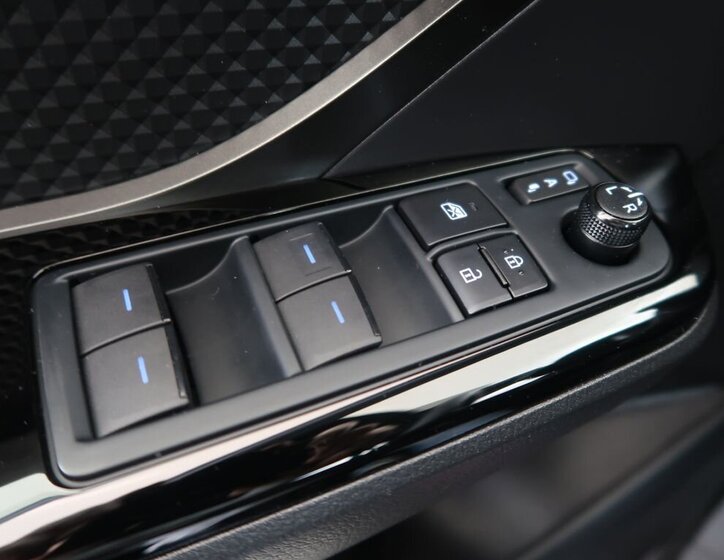 Toyota C-HR SUV 2,0 l 112 kw