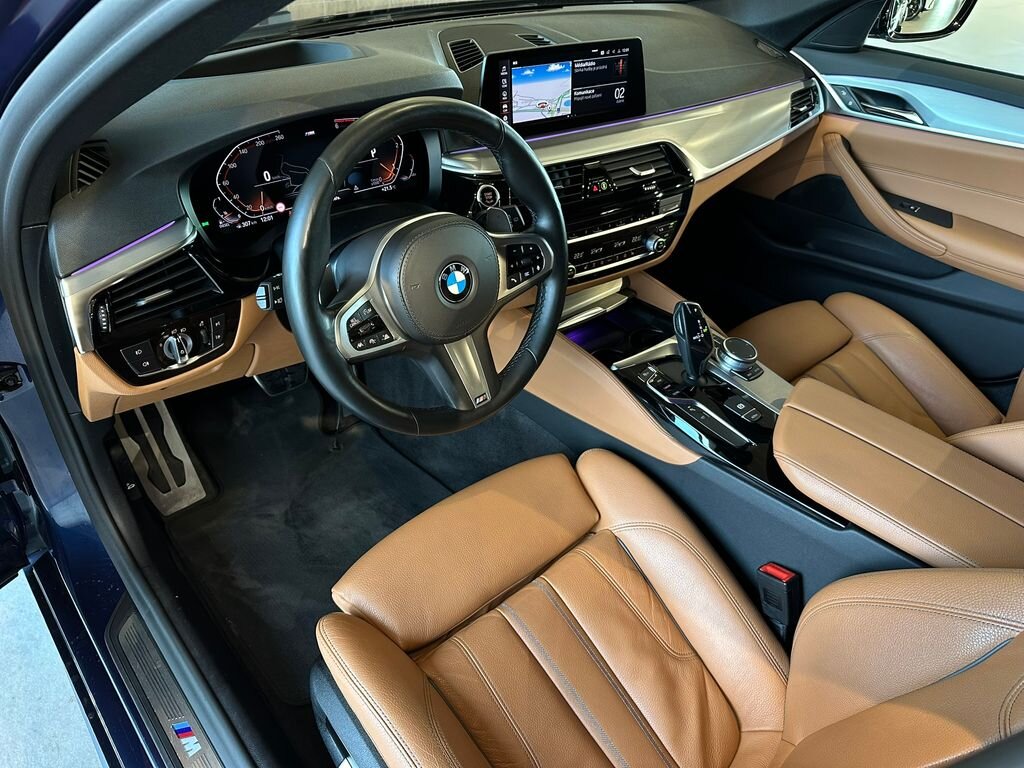 BMW Řada 5 Kombi 3,0 l 195 kw