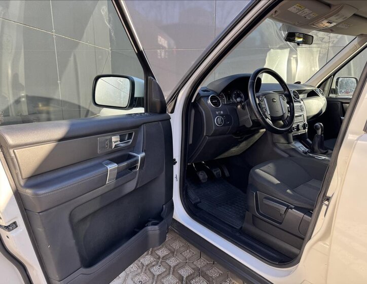 Land Rover Discovery 10