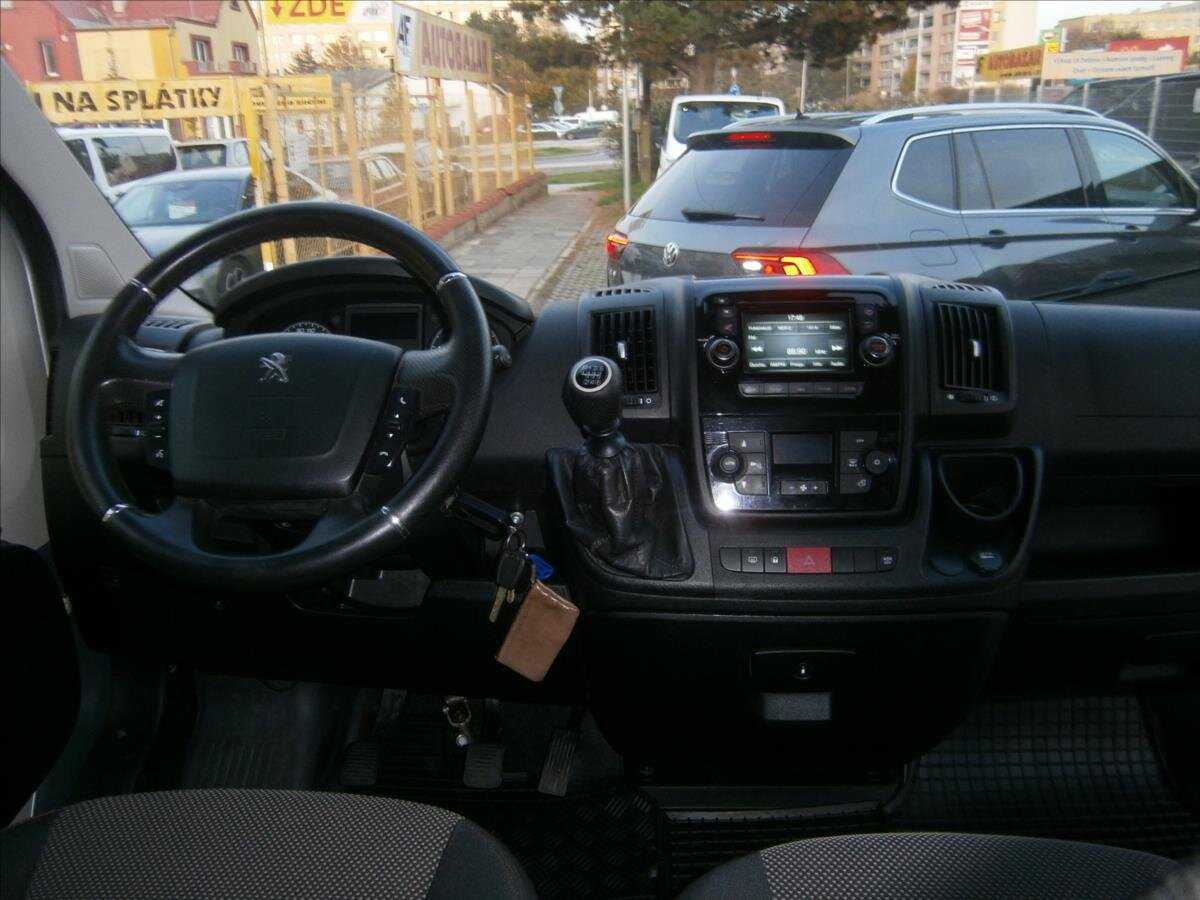 Peugeot Boxer Kombi 2,2 l 96 kw