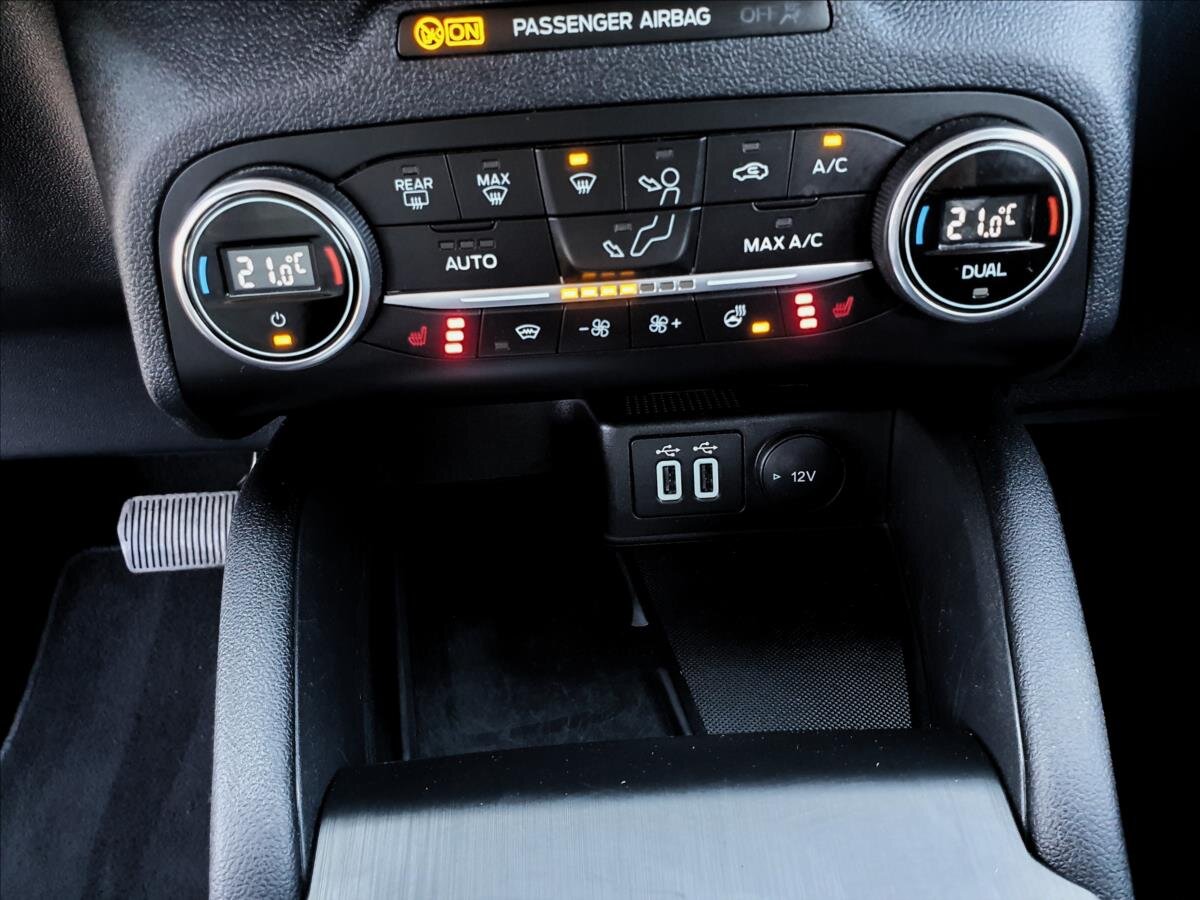 Ford Kuga SUV / Terénní 1,5 l 88 kw