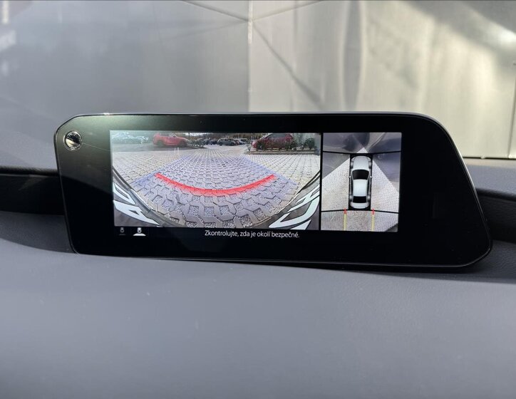 Mazda 3 Sedan / Limuzína 2,0 l 132 kw