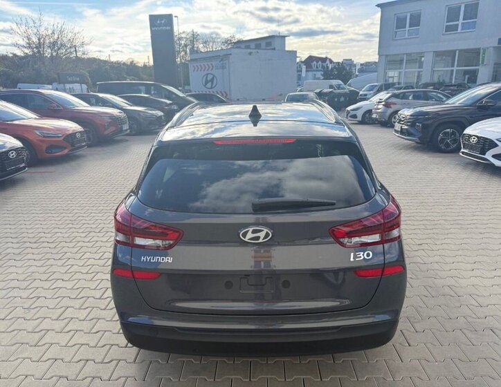 Hyundai i30 4