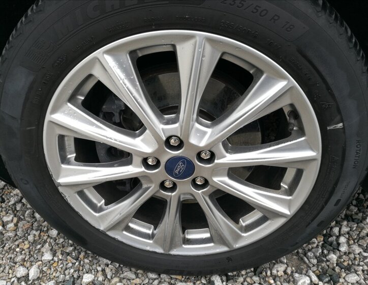 Ford Kuga SUV / Terénní 2,0 l 110 kw