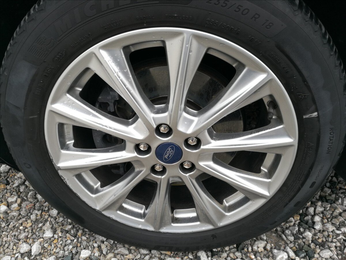 Ford Kuga SUV / Terénní 2,0 l 110 kw