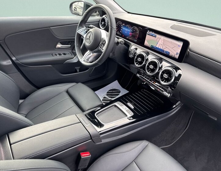 Mercedes-Benz Třídy A Hatchback 1,3 l 120 kw